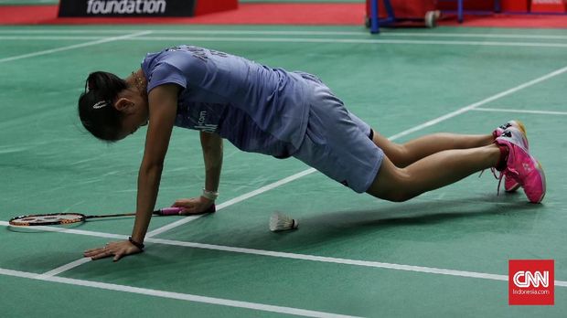 Fitriani jatuh bangun menghadapi Intanon.