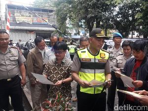 Datangi Pasar, Polisi Bandung Ajak Warga Hindari Politik Uang