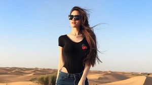 Pesona Selebgram Seksi Malaysia, Eks Pramugari yang Bikin Pria Jatuh Hati