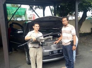Mobil yang Ditinggal Pria Misterius di Pasuruan Diketahui Pemiliknya Mobil yang Ditinggal Pria Misterius di Pasuruan Diketahui Pemiliknya