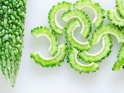 Pare Bisa Bikin Kulit Wajah Lembut dan Kencang, Racik Jadi 5 Bahan Masker Ini