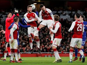 Kalahkan Chelsea, Arsenal ke Final