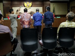 Hakim ke Terdakwa e-KTP: Kenapa Ditekan Miryam Takut?