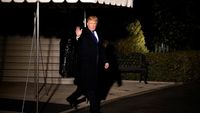 Foto: Meski Diprotes, Donald Trump Tetap Bertolak ke Swiss