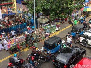 Melihat Titik Trotoar Wilayah Jatinegara yang Masih Ramai PKL