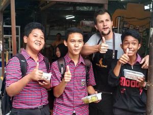 Stuart Collin Dagang Gorengan, Chef Juna Punya Pacar Baru