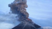 Foto: Lava dan Abu Vulkanik Gunung Mayon