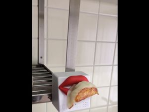 Menang Undian, Pria Jepang Ini Dapat Timer Lucu Bentuk Gyoza dan Bibir yang Bikin Iri Netizen Menang Undian, Pria Jepang Ini Dapat Timer Lucu Bentuk Gyoza dan Bibir yang Bikin Iri Netizen