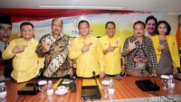 Lodewijk Jumpa Pers Soal SK Kabinet Golkar Bersih