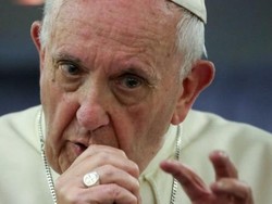 Paus Samakan Godaan Ular di Alkitab dengan Penyebaran Berita Palsu