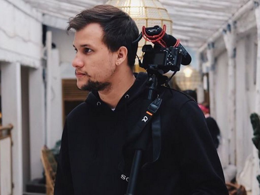 Beredar Foto Stuart Collin Bareng Cewek Seksi, Pacaran? Beredar Foto Stuart Collin Bareng Cewek Seksi, Pacaran?