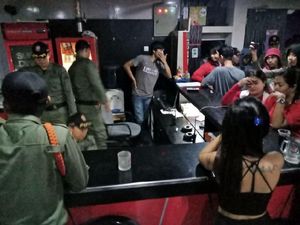 Ratusan Botol Miras Disita dari Tempat Hiburan Malam di Cilegon