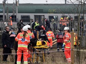Kereta di Pinggiran Milan Tergelincir, 2 Orang Tewas