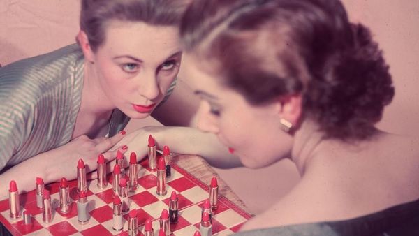 Cewek-cewek Harus Tahu! Evolusi Lipstik dari Masa ke Masa