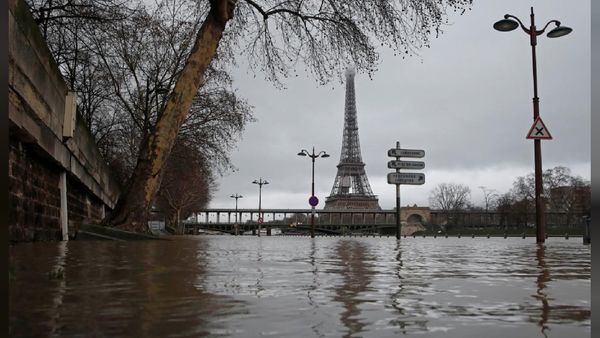 Foto: Begini Wajah Paris dan Eiffel Saat Kebanjiran