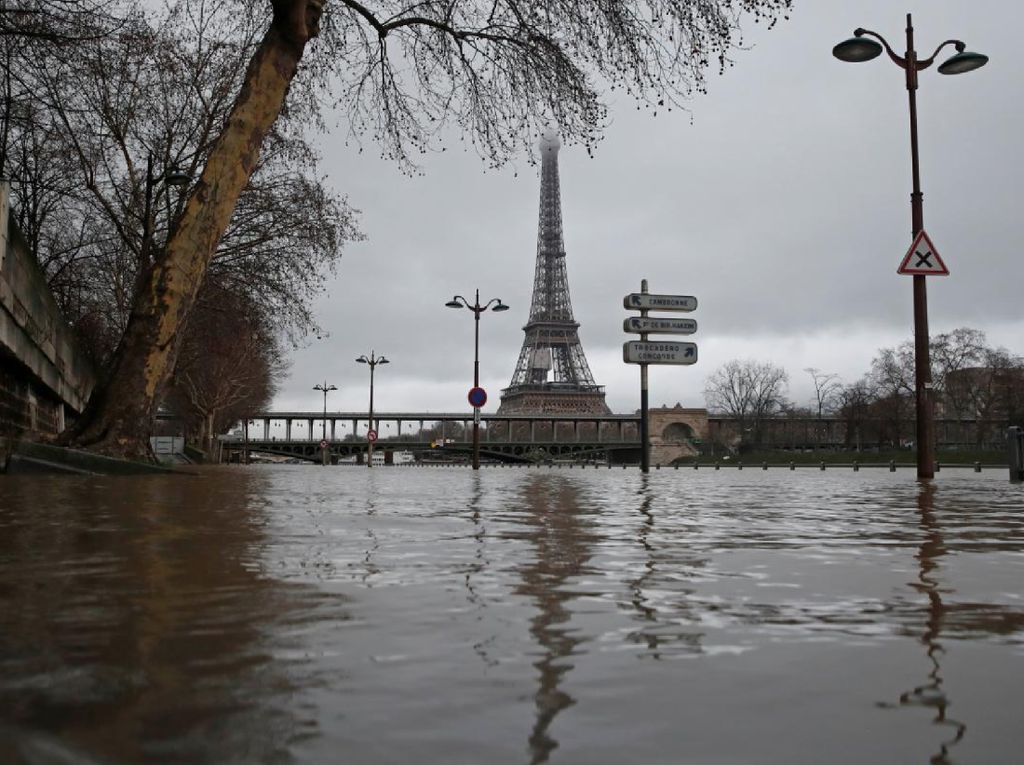 Saat Banjir Menggenangi Paris