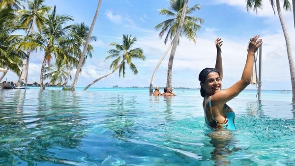 Foto: Shenaz Treasurywala, Artis Bollywood Cantik Suka Traveling