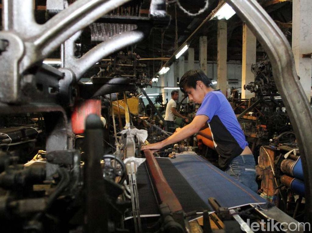 Pabrik Tekstil PHK Ratusan Karyawan, Pengusaha: Daya Beli Turun Pabrik Tekstil PHK Ratusan Karyawan, Pengusaha: Daya Beli Turun