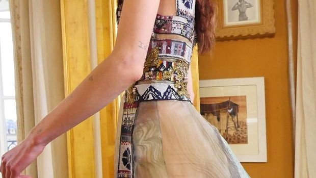 Kemunculan Manik Dayak di Koleksi Schiapparelli Haute Couture