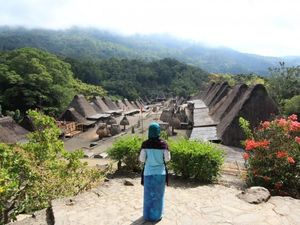 Kearifan Lokal Abadi di Desa Bena