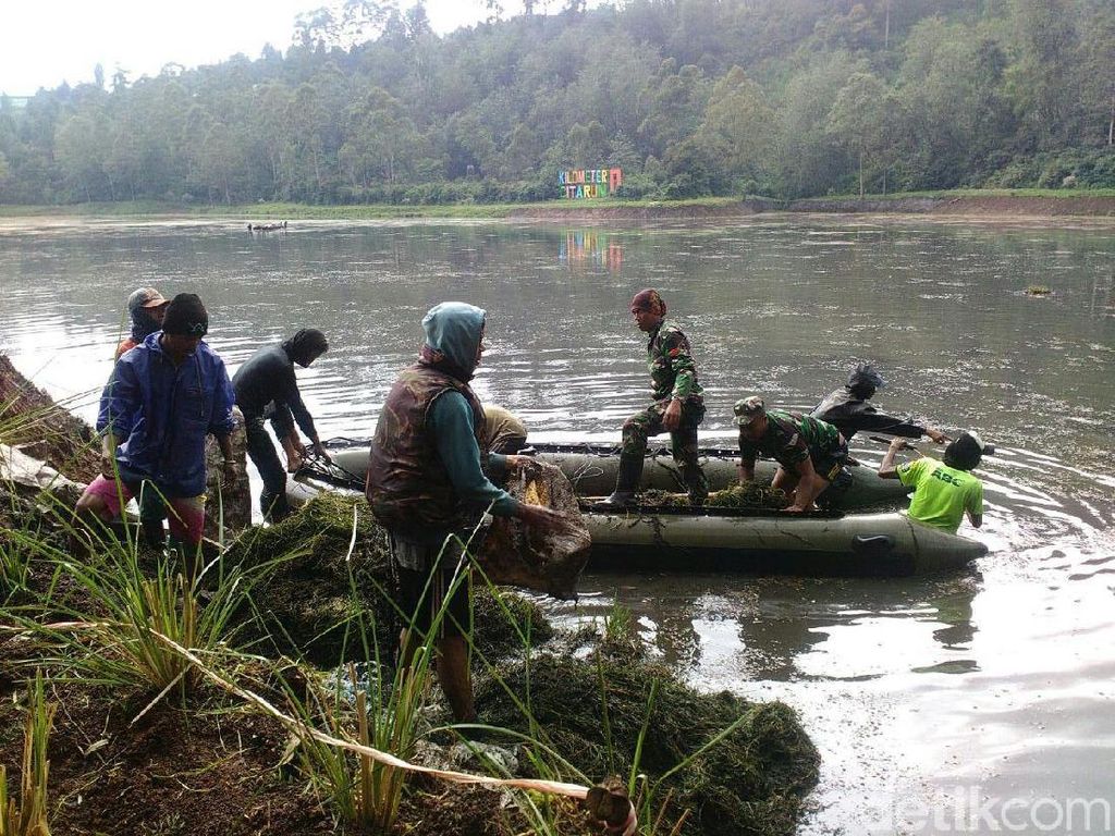 Cara Prajurit Kodam Siliwangi Bikin Hulu Sungai Citarum Jadi Asri Cara Prajurit Kodam Siliwangi Bikin Hulu Sungai Citarum Jadi Asri