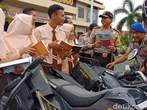 Motor Bhabinkamtibmas Dimanfaatkan jadi Perpustakaan Keliling
