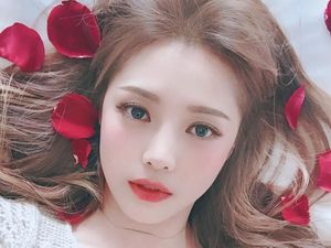 Jadi Youtuber Terkenal, Vlogger Kecantikan Ini Bisa Beli Mobil Lamborghini