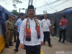 Tinjau Pedagang di Tanah Abang, Walkot Jakpus Tanya soal Tenda