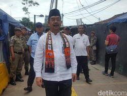 Tinjau Pedagang di Tanah Abang, Walkot Jakpus Tanya soal Tenda