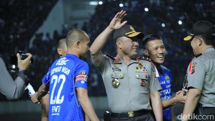 Kapolda Jabar Turun Langsung Amankan Persib vs PSM