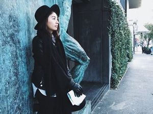 Pesona Putri Feni Rose yang Cantik dan Kece Banget