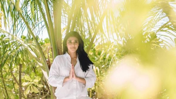 Foto: Yoga dan Tinju, Rahasia Cantik Awet Muda Naysilla Mirdad