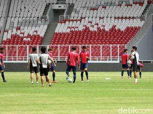 Pemain FC Tokyo Keluhkan Rumput SUGBK Terlalu Panjang Pemain FC Tokyo Keluhkan Rumput SUGBK Terlalu Panjang