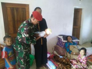 Lahir Dibantu Kopassus, Bayi Ini Diberi Nama Gempa Satria Komando