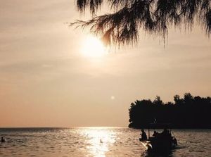 Akhir Pekan, Bersantai Saja di Pulau Bira Besar