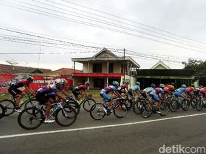 Dilepas Walikota Probolinggo, 86 Pebalap Jalani Etape Terpanjang