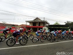 Dilepas Walikota Probolinggo, 86 Pebalap Jalani Etape Terpanjang
