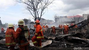 Lapak Daur Ulang Limbah Plastik Ludes Dimakan Api