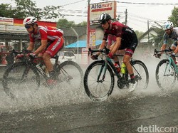 Usai Diguyur Hujan, Pebalap Akan Bersiap Hadapi Etape Ketiga Sejak Subuh