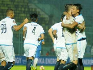 Arema Atasi PSIS 3-1