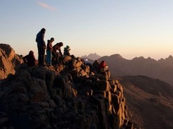 Jalur Trekking Pertama Manusia Ada di Mesir?