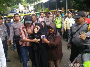 Reka Ulang Pelajar Bunuh Sopir Grab di Semarang, Istri Korban Histeris