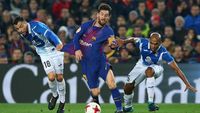 Lionel Messi mencetak gol yang memastikan Barcelona lolos ke semifinal.