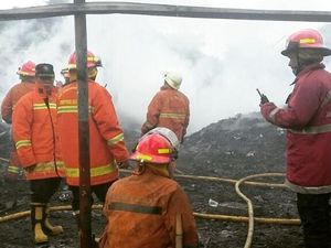 Kebakaran Lapak Barang Bekas di Kalideres Padam, Tak Ada Korban Jiwa Kebakaran Lapak Barang Bekas di Kalideres Padam, Tak Ada Korban Jiwa