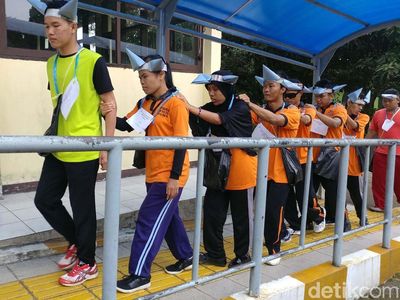 Simulasi Gempa Bikin Panik Penghuni Panti