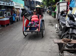 Siapa Mobilisasi Becak untuk Destabilisasi Jakarta?