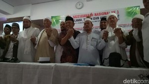 Foto: Persaudaraan Alumni 212 Umumkan Rencana Kepulangan Habib Rizieq
