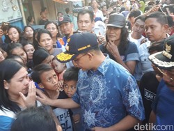 Anies Baswedan Tinjau Lokasi Kebakaran di Tamansari