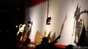 Gelaran Wayang Kulit Peringati HUT ke-45 PDIP
