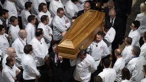 Berbaju Putih 1.500 Chef Dunia Mengantar Paul Bocuse ke Peristirahatan Akhir